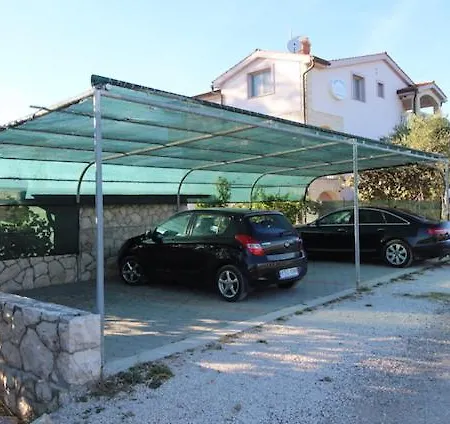 アパート Helena Zadar ヴーシ