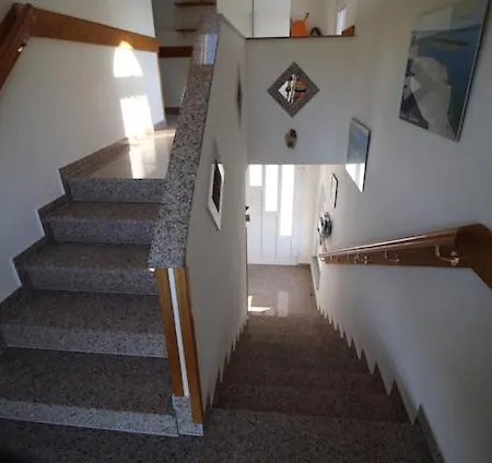 Helena Zadar アパート ヴーシ